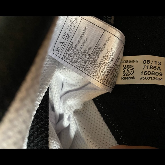 *SOLD* CHICAGO BLACKHAWKS THROWBACK REEBOK JERSEY - Picture 8 of 10